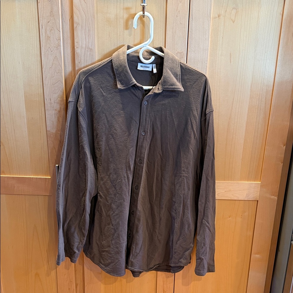 Weekday Men's Dark Brown Button Up Shirt Suze Small NWOT